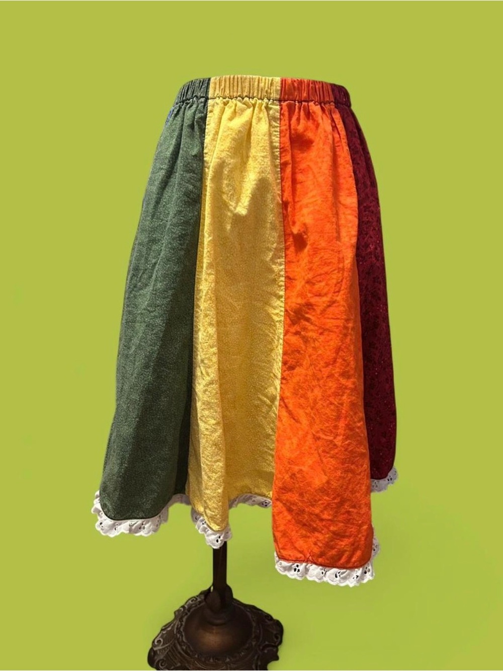 Vintage 1970’s FUN rainbow skirt with white lace trim. Xsmall-medium